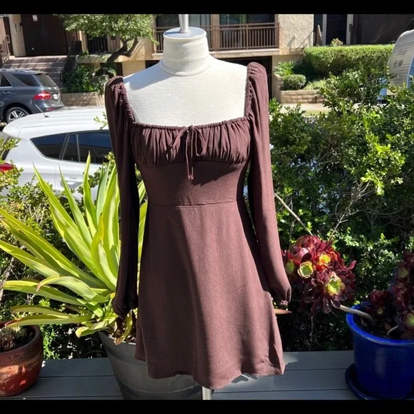 Aritzia | Dresses | Nwt Aritzia Delilah Long Sleeve Dress Dark Brown | Poshmark Aritzia | Dresses | Nwt Aritzia Delilah Long Sleeve Dress Dark Brown | Poshmark